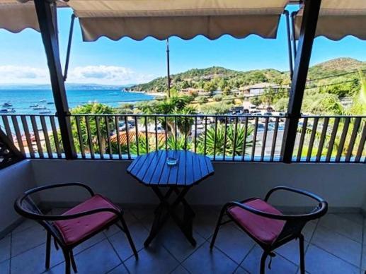 Pension Antonakis Ouranoupolis Greece Exterior photo