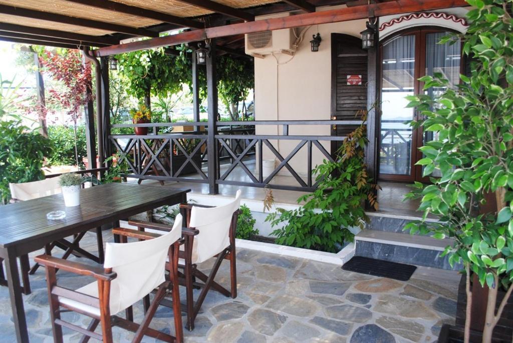 Pension Antonakis Ouranoupolis Greece Exterior photo